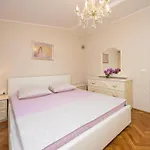 Casa Di Diana , S Privatnim Bazenom I 3 Apartmana, Parking, Kastela,near Split * Kaštela
